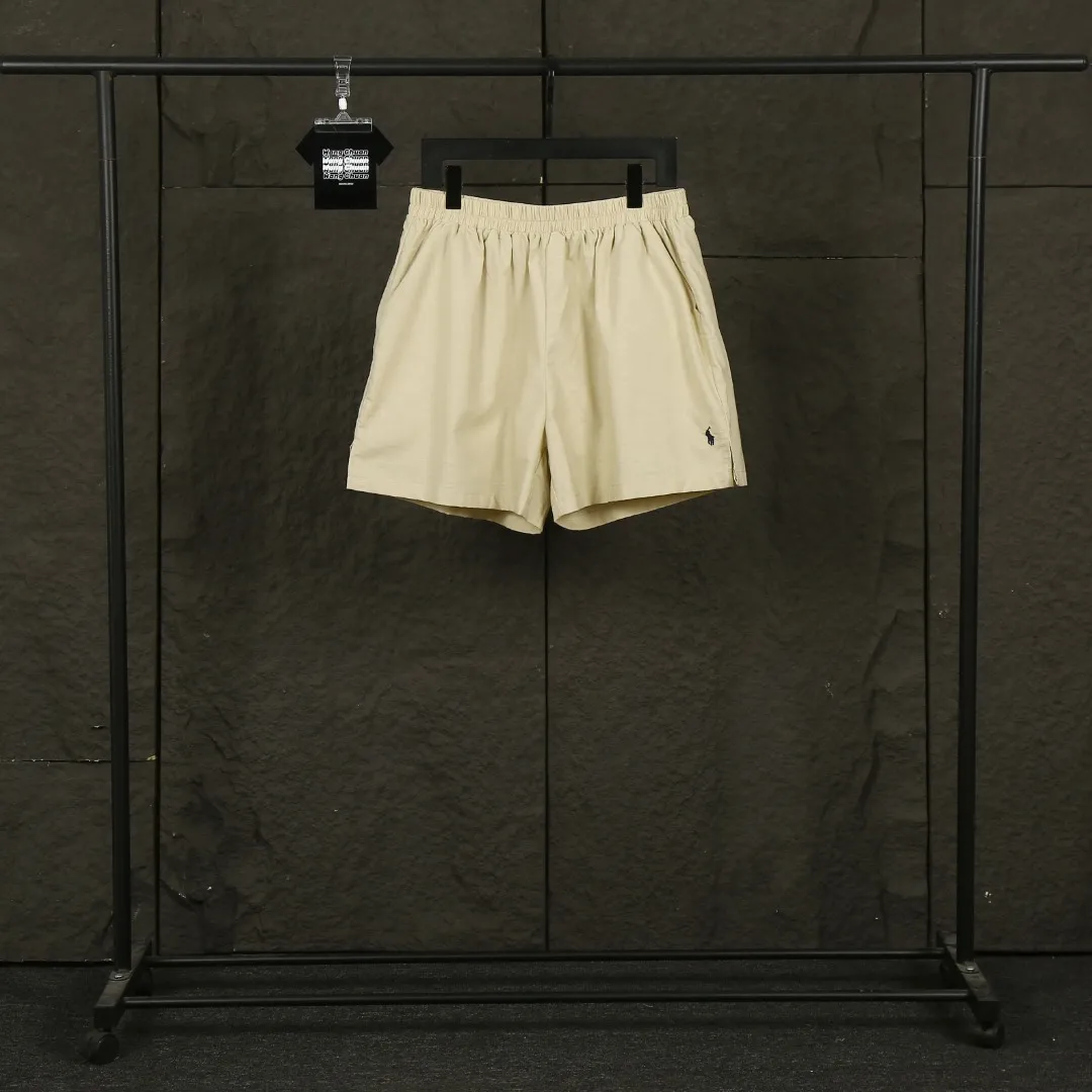 P210 Actual photo [High-end quality] Style number: 25052# Color: Navy blue/off-white/light khaki/ice blue/dark khaki Size: S to Short five-point version, double-layered inside and outside to prevent exposure, double stitching to cover the independent waistband ✅ - Professional washing before the car, the texture of the fabric is tight and soft ✅ - RL/Ralph Lauren linen shorts are simply a summer savior. The linen material allows every pore to breathe freely, say goodbye to sticky heat. Walking on the road, the wind blows, and the heat all over the body is instantly smoothed away. The bamboo texture is natural and unique, simple and pure texture, full of laziness and old money style.